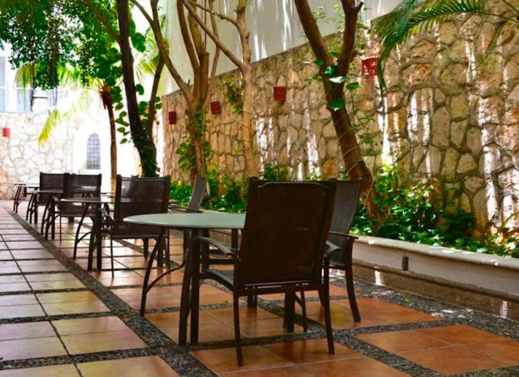 Cancun Beach Aparthotel Brisas Екстериор снимка