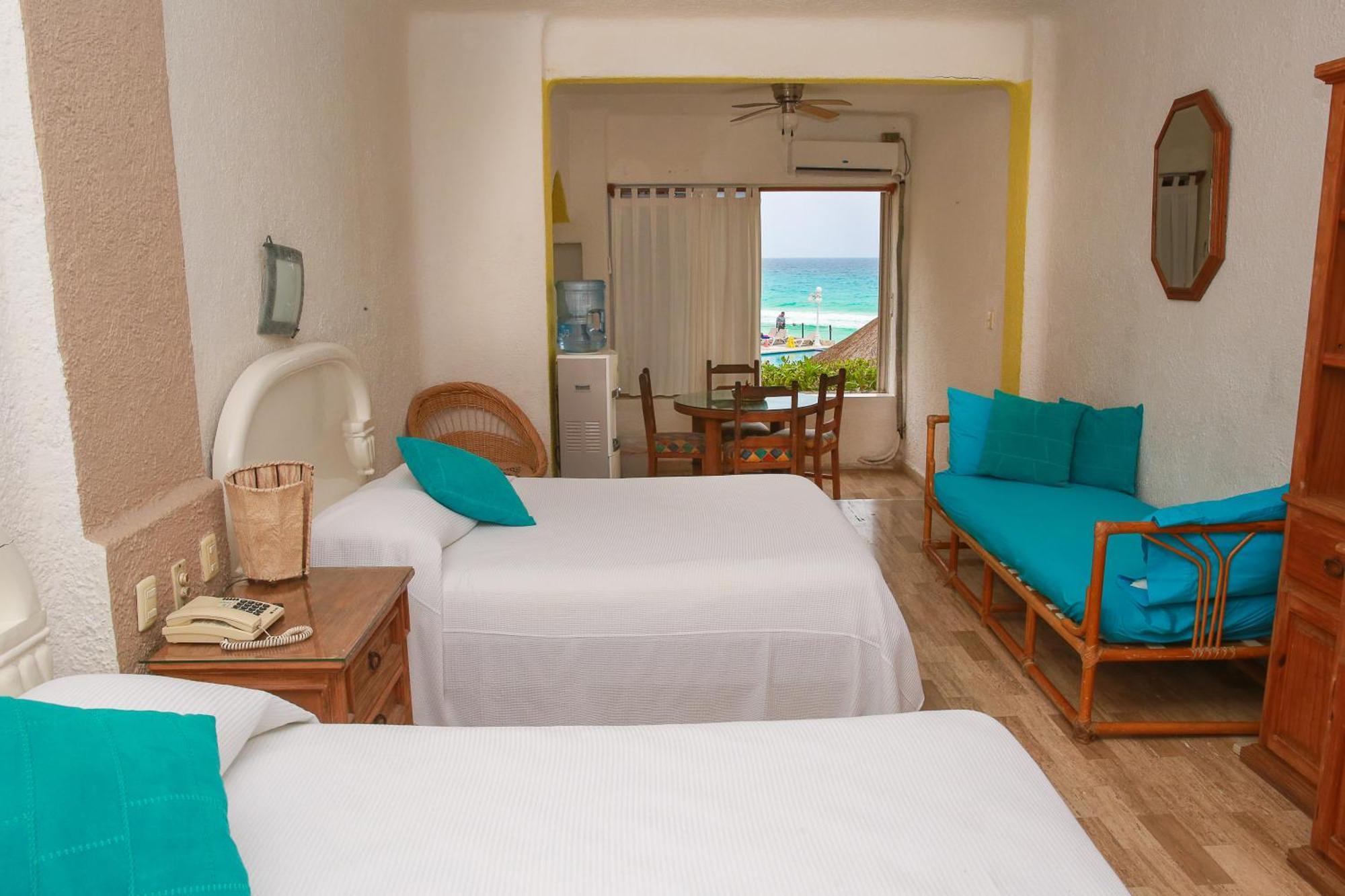 Cancun Beach Aparthotel Brisas Екстериор снимка