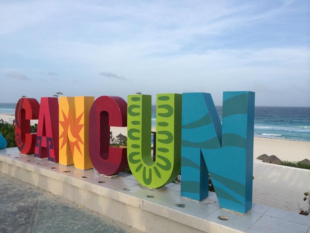 Cancun Beach Aparthotel Brisas Екстериор снимка