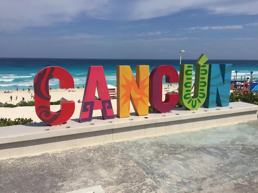 Cancun Beach Aparthotel Brisas Екстериор снимка